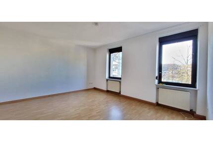 MERZIG-STADT - GEPFLEGTES WOHN- UND GESCHÄFTSHAUS MIT ZWEI WOHNEINHEITEN UND GARAGE!