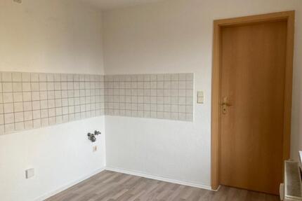 Großzügig geschnittene 3-Raum Wohnung - Weißenfels