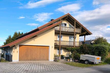 Eigentumswohnung im EG Einliegerwohnung im Keller - Söchtenau