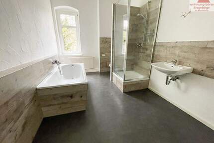 2-Raum-Wohnung mit Einbauküche in Randlage von Aue!