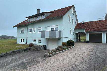 Idyllisch Wohnen im Grünen - großzügige 5-Zimmer-Dachgeschosswohnung - Schopfloch Köhlau