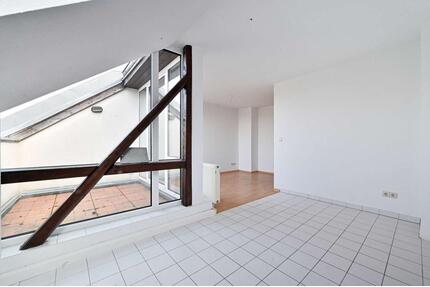 Besondere Dachgeschosswohnung in Chemnitz mit Balkon und toller, heller Küche zu vermieten