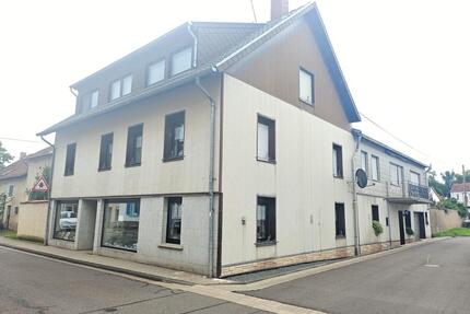 Einfamilienhaus Geschäftshaus - 275.000,00&nbsp;EUR Kaufpreis, ca.&nbsp; 250,00&nbsp;m&sup2; in Wallerfangen (PLZ: 66798)