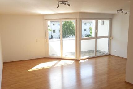 2,5 Zimmerwohnung mit Tageslichtbad und Tiefgaragenstellplatz - Mörfelden-Walldorf