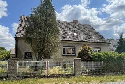 Bauernhaus (Handwerkerobjekt) mit Nebengebäuden in ruhiger, ländlicher Lage - Jacobsdorf Güldendorf