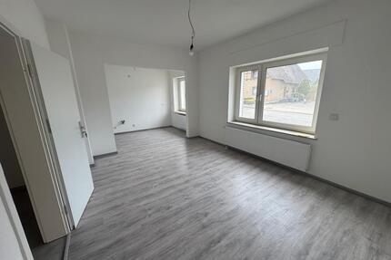Attraktive und Sanierte, 3 Zimmer Erdgeschosswohnung mit Garten - Löhne