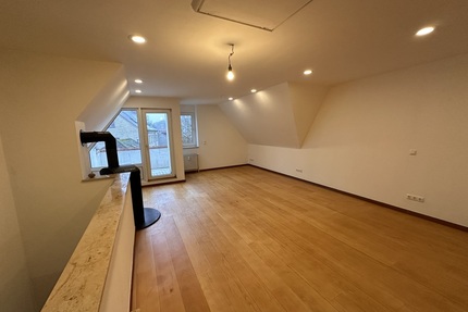 Neu renovierte 5-Zimmer Wohnung auf 2 Ebenen - Flensburg
