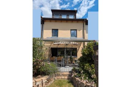 Modernes Reihenmittelhaus mit A+‑Energieeffizienz in Weiden Ost - Weiden in der Oberpfalz