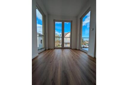 TOP Modernisiert! Balkon + FB-Heizung | Nähe Adlershof & BER - Berlin Treptow-Köpenick