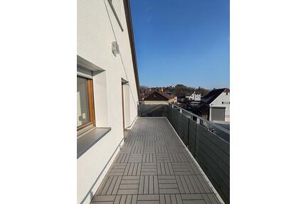 Neckartenzlingen: Attraktive 3,5 Zimmerwohnung zu Vermieten!