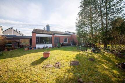 DIETZ: REDUZIERT! Bungalow mit 4 Zimmern in TOP-Randlage von Dieburg mit Garage Car-Port u. Keller