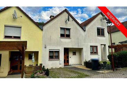 Gepflegtes Reihenmittelhaus - 209.000,00&nbsp;EUR Kaufpreis, ca.&nbsp; 116,00&nbsp;m&sup2;&nbsp;Wohnfl&auml;che in Glashütte (PLZ: 01768) Schlottwitz