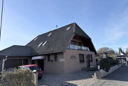 Exklusives Wohnen mit Wellness-Oase: Großzügiges Ein- bis Zweifamilienhaus in Bremen-Vegesack