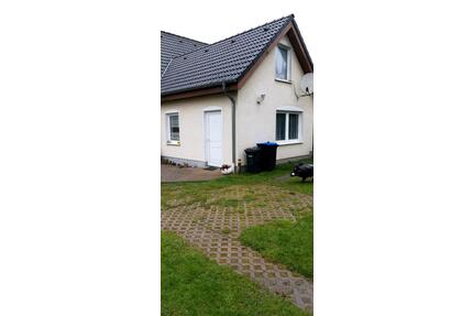 Einliegerwohnung - 400,00&nbsp;EUR Kaltmiete, ca.&nbsp; 25,00&nbsp;m&sup2; in Wulkenzin (PLZ: 17039)