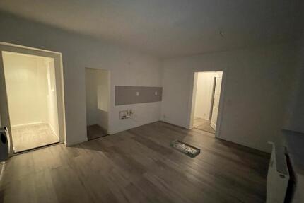 2 Zimmerwohnung + große Wohnküche am Bhf - Böhlen