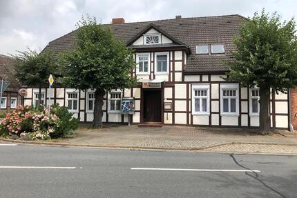 Schöne helle 3Zimmer Wohnung 61 qm EBK Bad im Lemgow zu vermieten