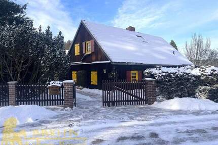 Bauernhof in Alleinlage mit großer angrenzender Wiese - Weißkeißel