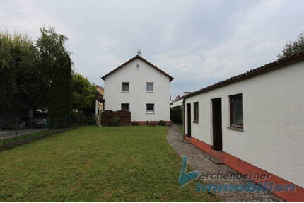 Wohnhaus mit großem Gartengrundstück in Osterhofen - Altenmarkt - Osterhofen / Altenmarkt