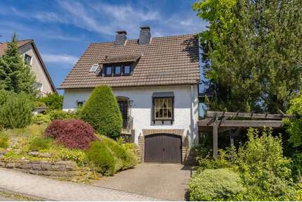 Haus zum Kaufen in Remscheid Lennep 385.000,00 € 178.53 m² - Remscheid / Lennep
