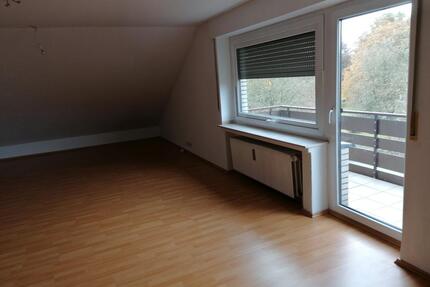 Schöne Dachgeschoss-Wohnung - 430,00&nbsp;EUR Kaltmiete, ca.&nbsp; 88,00&nbsp;m&sup2; in Brakel (PLZ: 33034)