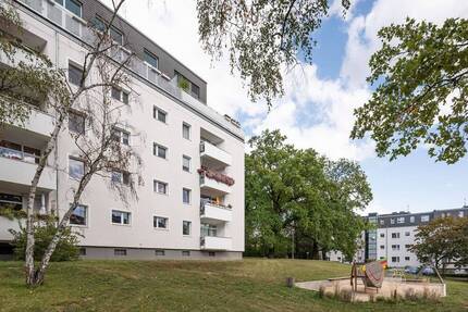 4-Zimmerwohnung mit Balkon und Gäste-WC nahe Grunewald - Berlin Dahlem