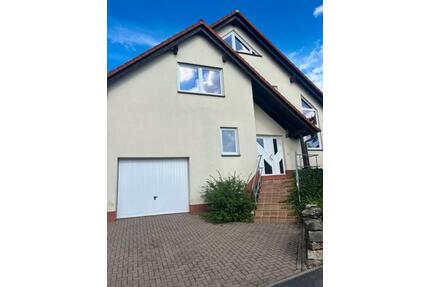 Sehr schönes großes Einfamilienhaus zu vermieten - Rödental