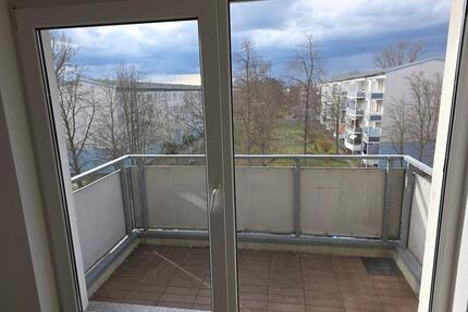 2 Raumwohnung mit Balkon und Dusche im Dachgeschoß - Merseburg