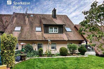 Ein-Zweifamilienhaus in Roßtal - 499.000,00&nbsp;EUR Kaufpreis, ca.&nbsp; 183,00&nbsp;m&sup2;&nbsp;Wohnfl&auml;che in Roßtal (PLZ: 90574)
