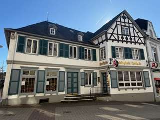 Haus zum Kaufen in Altenkirchen (Westerwald) 429.880,00 € 245 m²