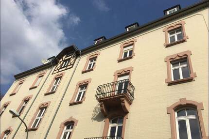 Großzügige 2-Zimmer-Altbauwohnung mit Balkon in gepflegtm Mehrfamilienhaus - Ludwigshafen am Rhein / Friesenheim/Hemshof Friesenheim/Nord