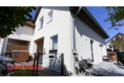 Charmantes Reihenendhaus in Prohn – Familienfreundlich, modernisiert & bezugsbereit