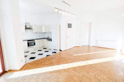 Die Alternative zum Einfamilienhaus - Stilvolles Wohnen mit eigenem Garten, Wintergarten und zwei Bädern - Görlitz Südstadt