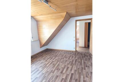 gemütliche 2 ZKB Dachgeschosswohnung in Bildstock - Friedrichsthal