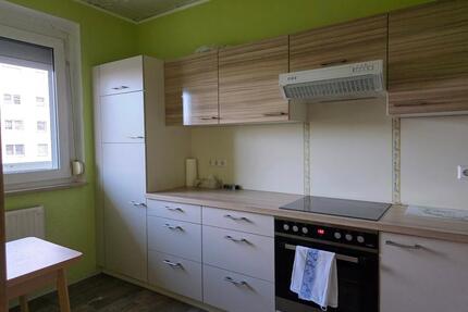 3-Raumwohnung mit Einbauküche und Balkon, Stellplatz - Bernstadt auf dem Eigen