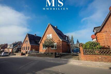 Einfamilienhaus mit Baugrundstück zu verkaufen - Lauenburg/Elbe