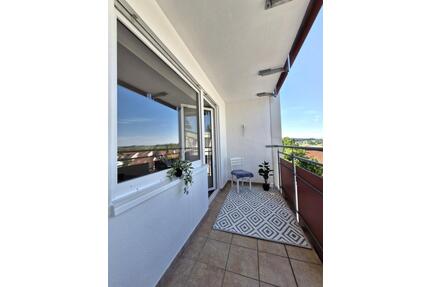 *FRISCH RENOVIERTE 3-ZIMMER-ETW MIT NEUER EBK UND GARAGE* - Marktoberdorf