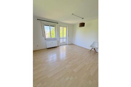 Helle 1,5-Zimmer-Wohnung mit Balkon in Straubing – ab sofort frei
