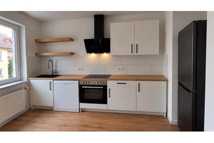 Neubezug nach Sanierung - 2-Zimmer-Wohnung mit neuer EBK & Loggia - Dillingen (Saar)