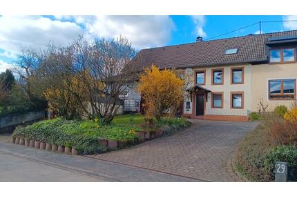Eifeler Wohnhaus mit kleinem Grundstück zum verkaufen - Manderscheid