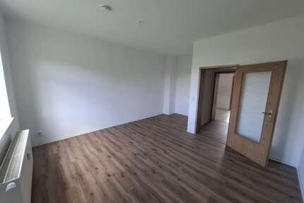 Wohnung zum Mieten in Naumburg 300,00 € 37.37 m²