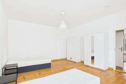 Wohnung zum Mieten in Berlin 310,00 € 93 m²