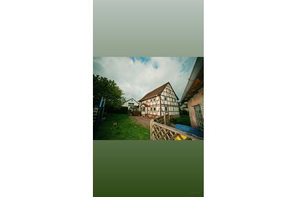 Fachwerkhaus mit Nebengebäude und großem Grundstück - Ebergötzen
