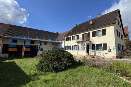 Haus zum Kaufen in Wassertrüdingen 125.000,00 € 214 m²