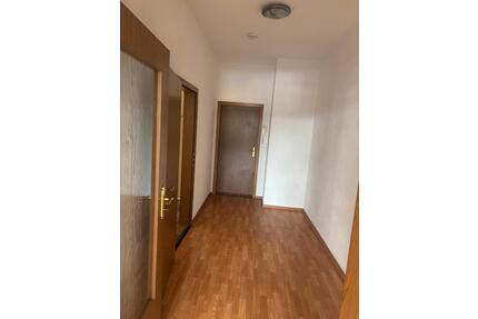 Schöne 2 Raumwohnung bei Bedarf mit Garage - Gornsdorf