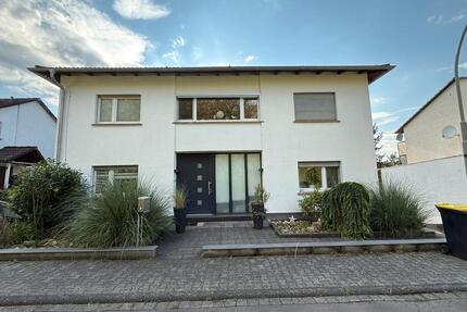 Modernisiertes Einfamilienhaus mit besonderem Charme - Büdingen
