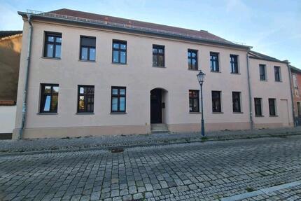Mehrfamilienhaus kernsaniert - 890.000,00&nbsp;EUR Kaufpreis, ca.&nbsp; 322,00&nbsp;m&sup2; in Luckenwalde (PLZ: 14943)