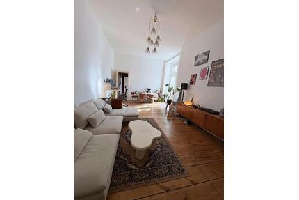 Sonnige möblierte 2-Zimmer-Altbauwohnung (70 m2) mit Terrasse - Berlin Neukölln