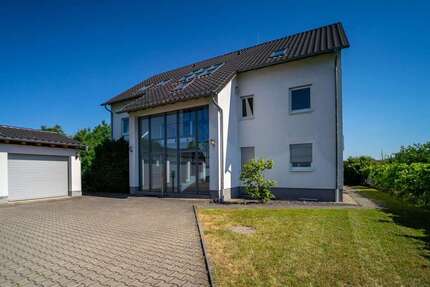 Wohnung zum Mieten in Frankfurt am Main 2.650,00 € 270 m²