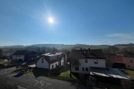 Helle 3-Zimmer-Wohnung mit Balkon in Motten