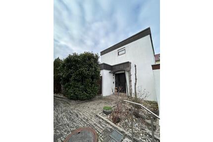 Einfamilienhaus mit Top Lage in Stuttgart-Neugereut